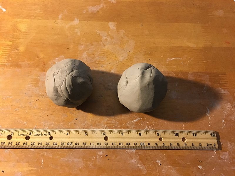 推出的两个球粘土