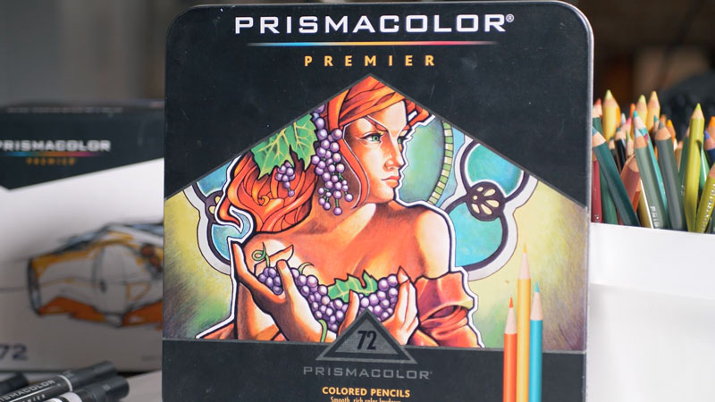 用于此绘图的Prismacolor Premier彩色铅笔