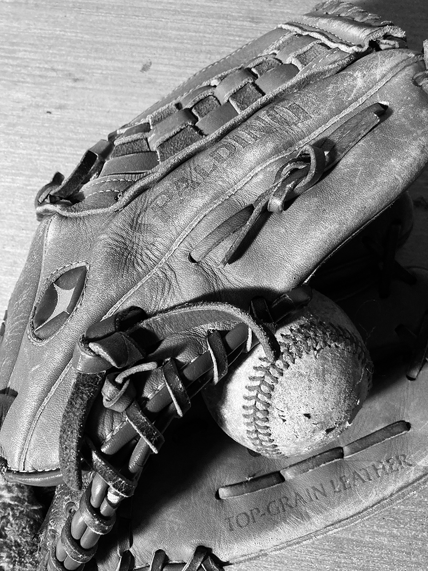 棒球和手套的照片参考
