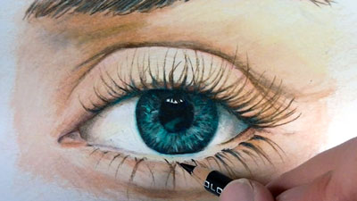 如何画一个眼睛有彩色铅笔吗